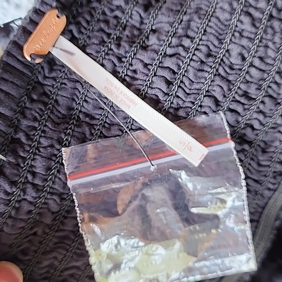 108 Free People Leave It To Me Top Black sz S NEW Women's - Picture 4 of 6